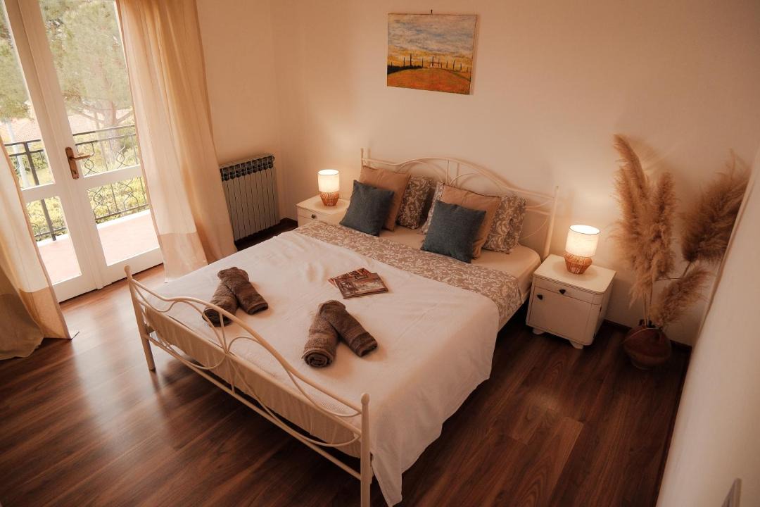 Photo of Bedroom in Ika