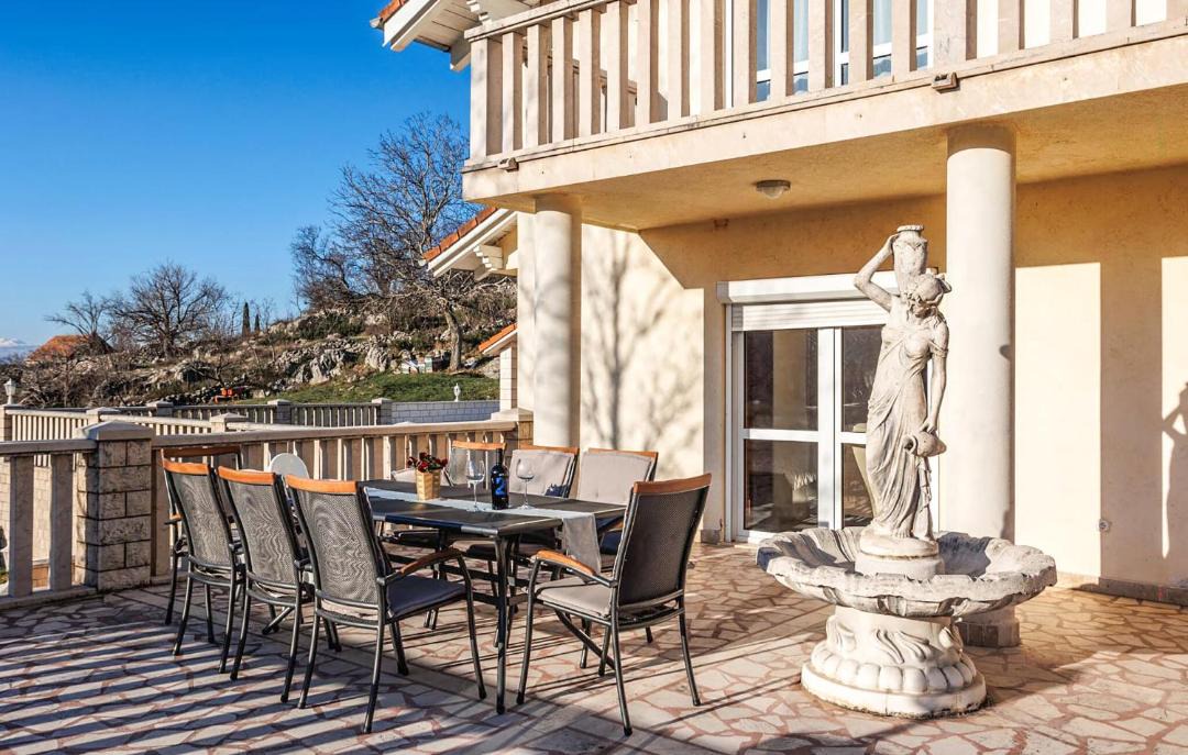 Photo of Patio Balcony in Velic