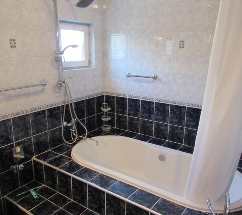 Photo of Bathroom in Seline