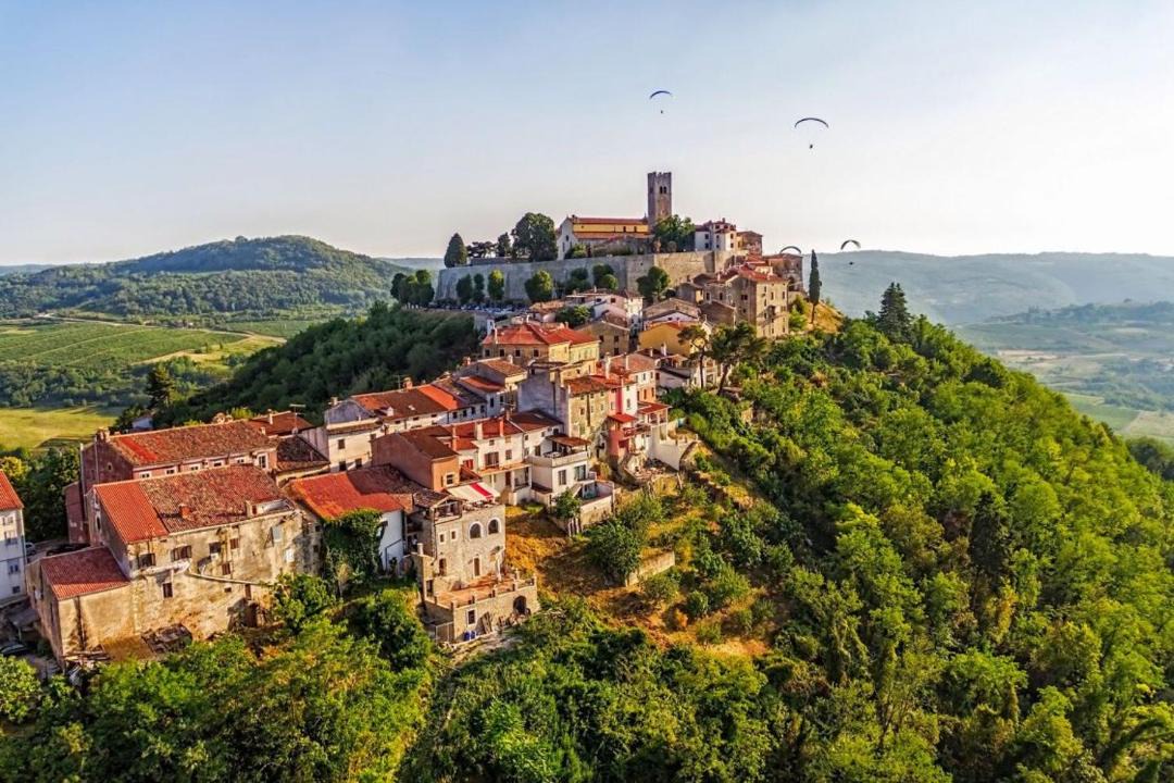 Photo of Buildings in Buzet