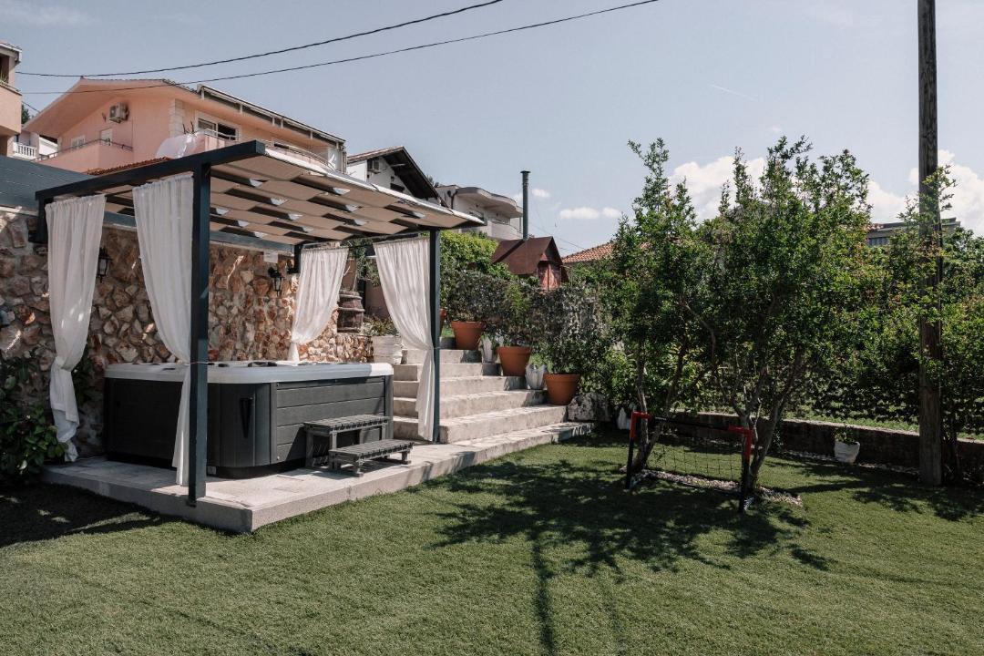 Photo of Others in Solin