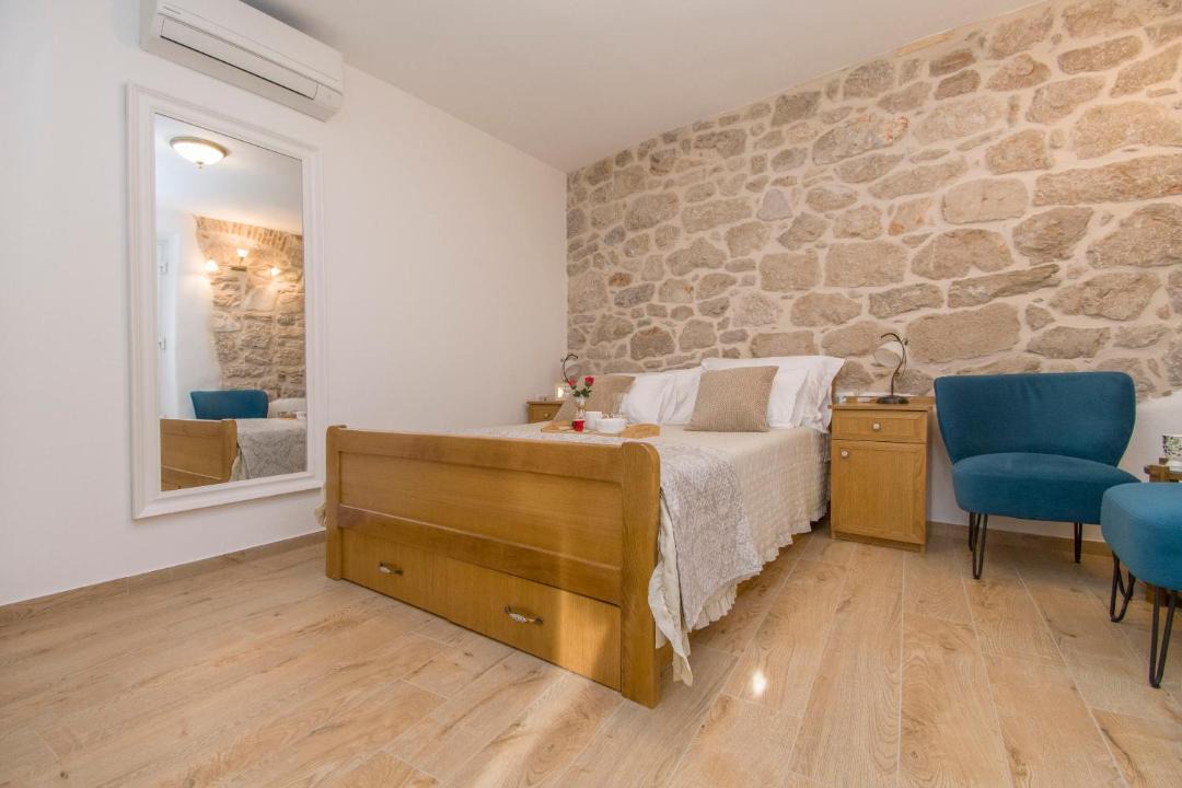 Photo of Others in Plisac