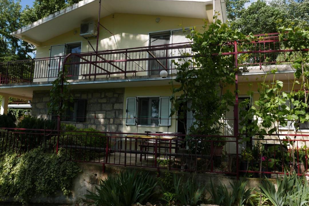 Photo of Others in Garjak