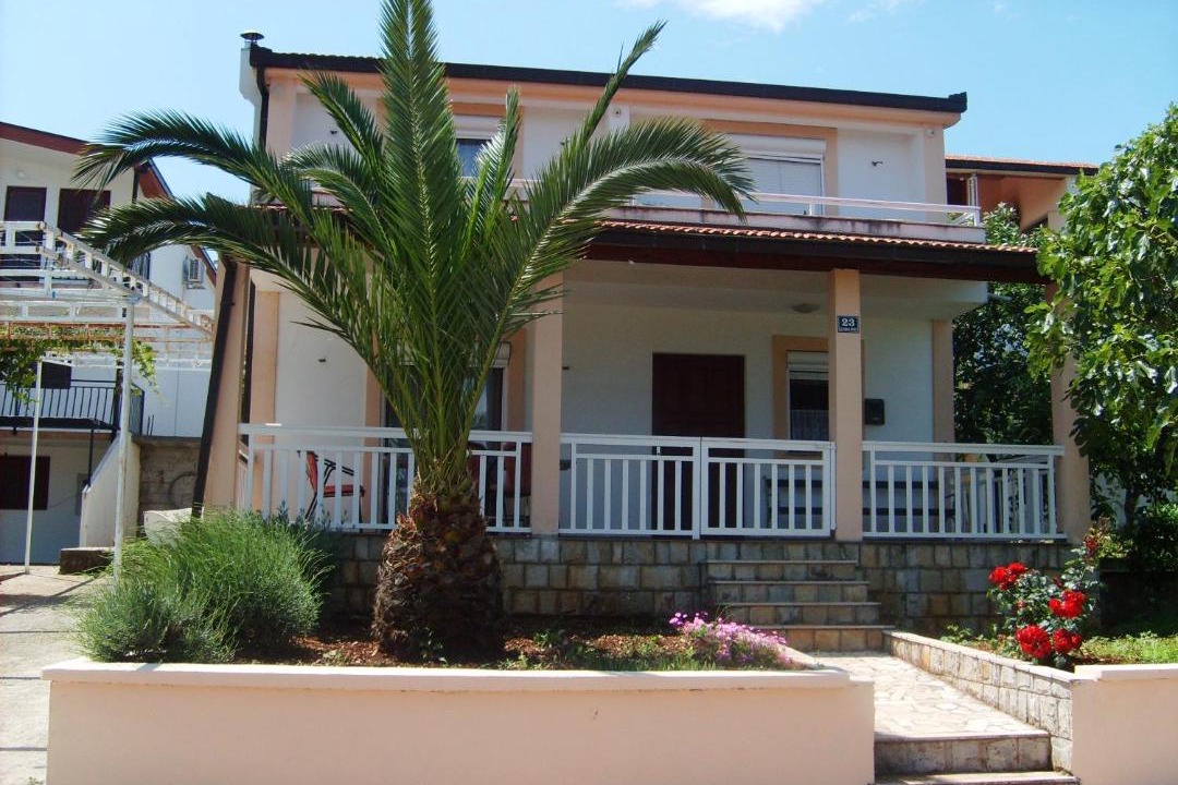 Photo of Buildings in Drace