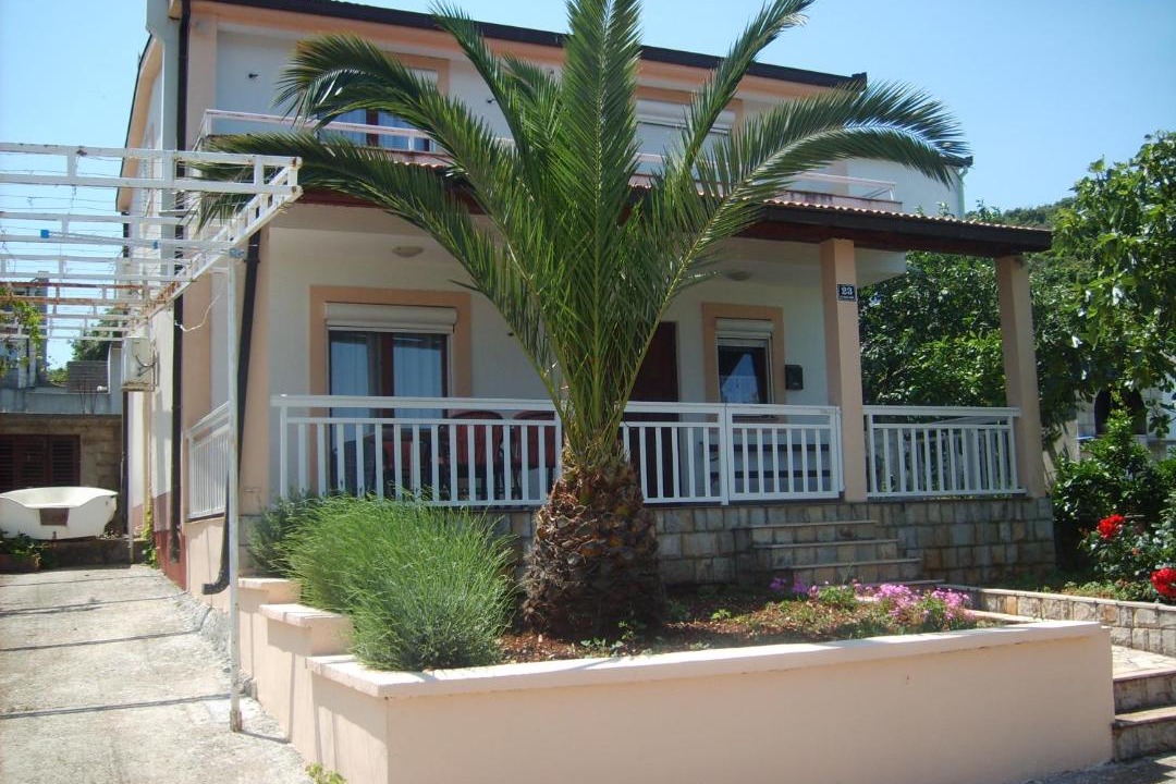 Photo of Buildings in Drace