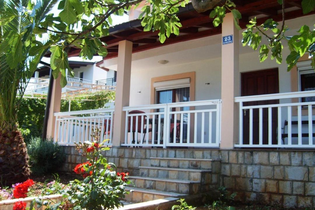 Photo of Buildings in Drace