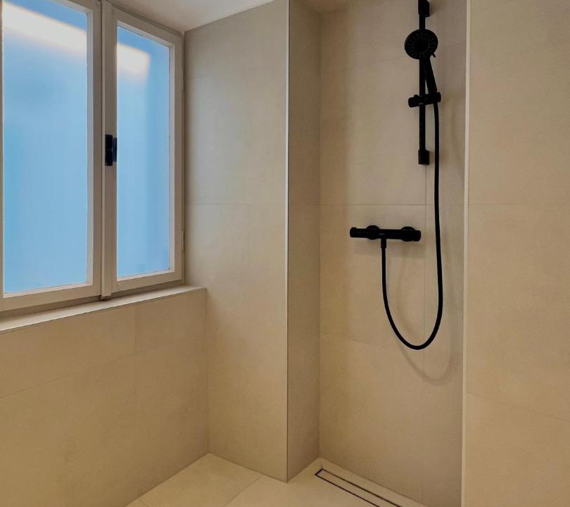 Photo of Bathroom in Grad