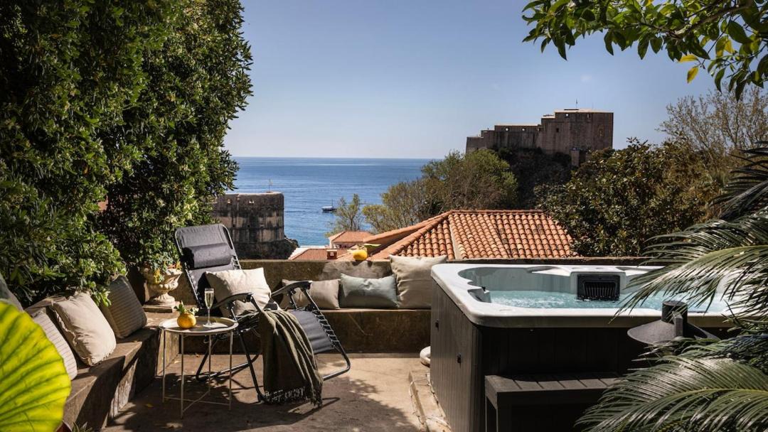 Photo of Patio Balcony in Pile