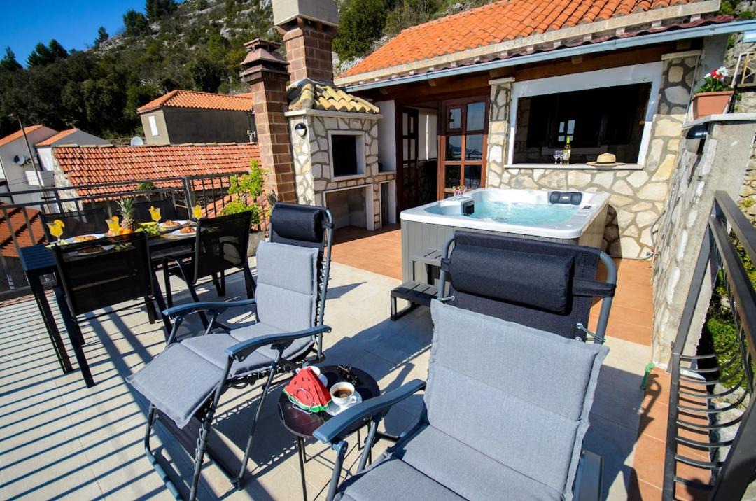 Photo of Patio Balcony in Dubrovacko Primorje