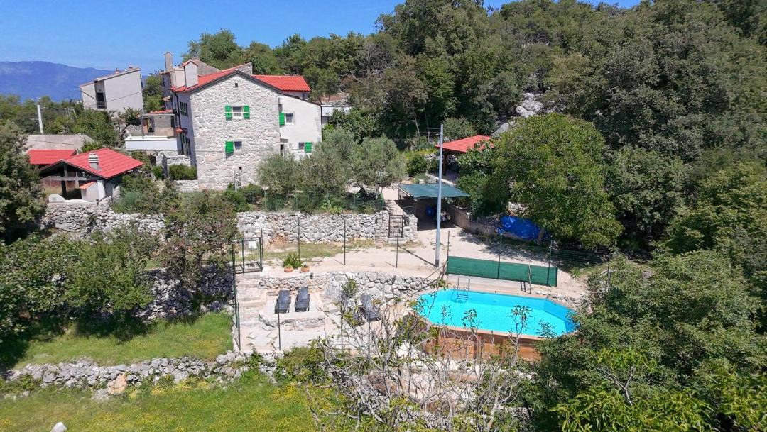 Photo of Others in Cres