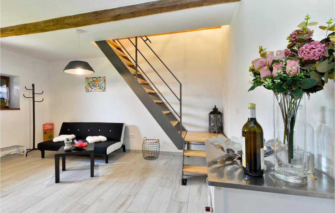 Photo of Others in Breznicki Hum