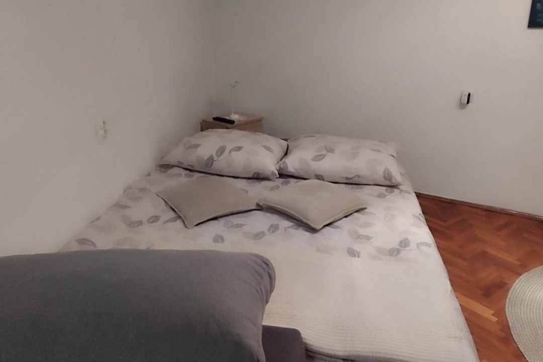 Photo of Bedroom in Cove Parja