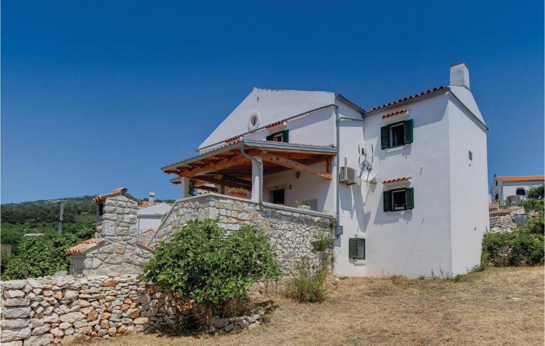 Photo of Others in Cres