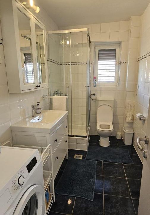 Photo of Bathroom in Seline