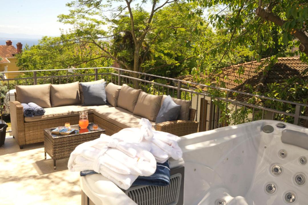 Photo of Patio Balcony in Opric