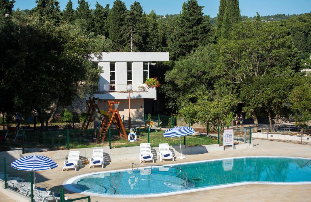 Photo of Others in Cove Tri Zala (Zrnovo)
