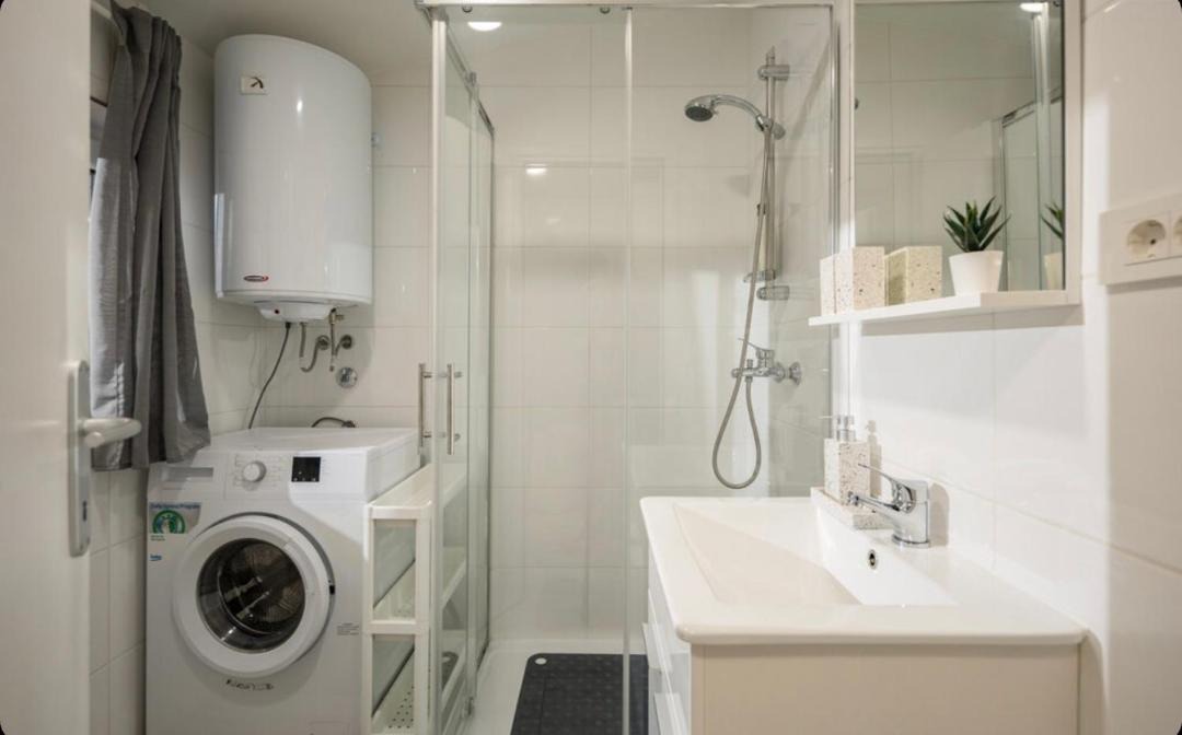 Photo of Bathroom in Brsec