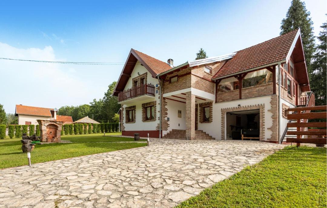Photo of Others in Brestovac