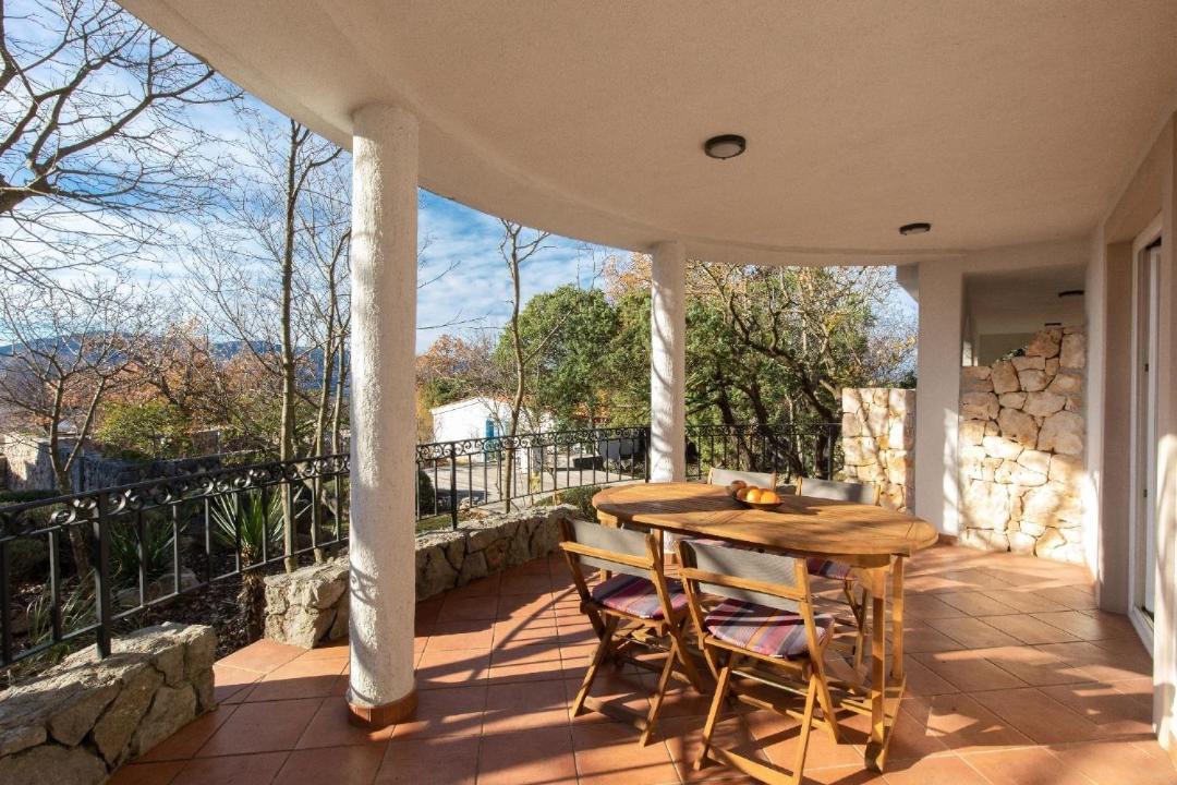 Photo of Patio Balcony in Brzac