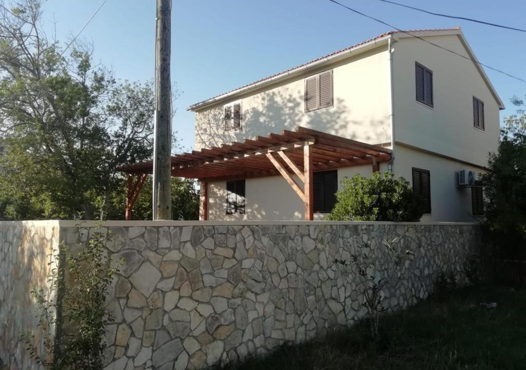 Photo of Buildings in Betina