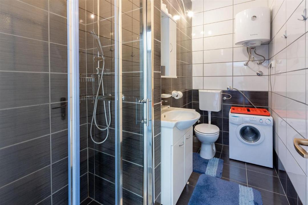 Photo of Bathroom in Batomalj