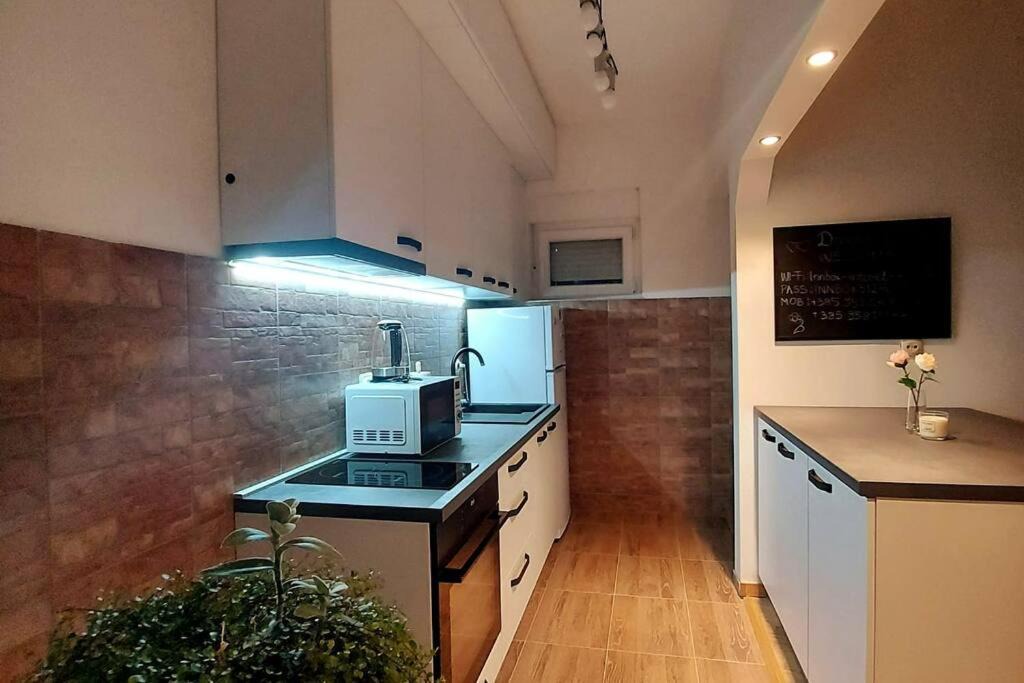 Photo of Kitchen in Cove Parja