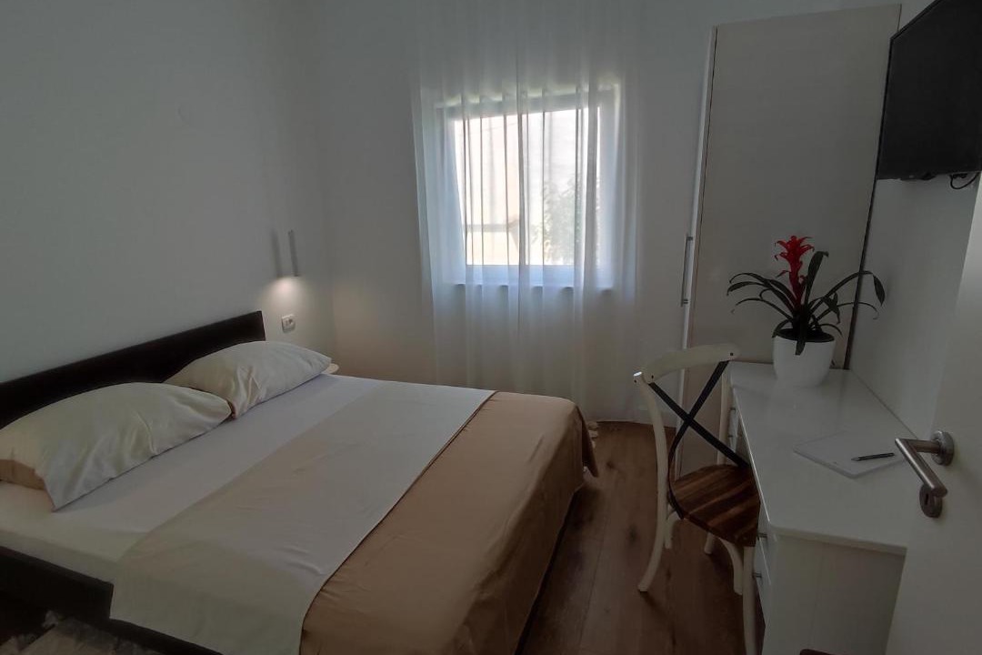 Photo of Bedroom in Cove Parja