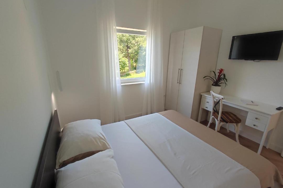 Photo of Bedroom in Cove Parja