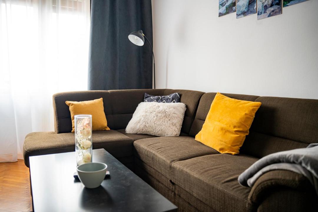 Photo of Livingroom in Cove Parja