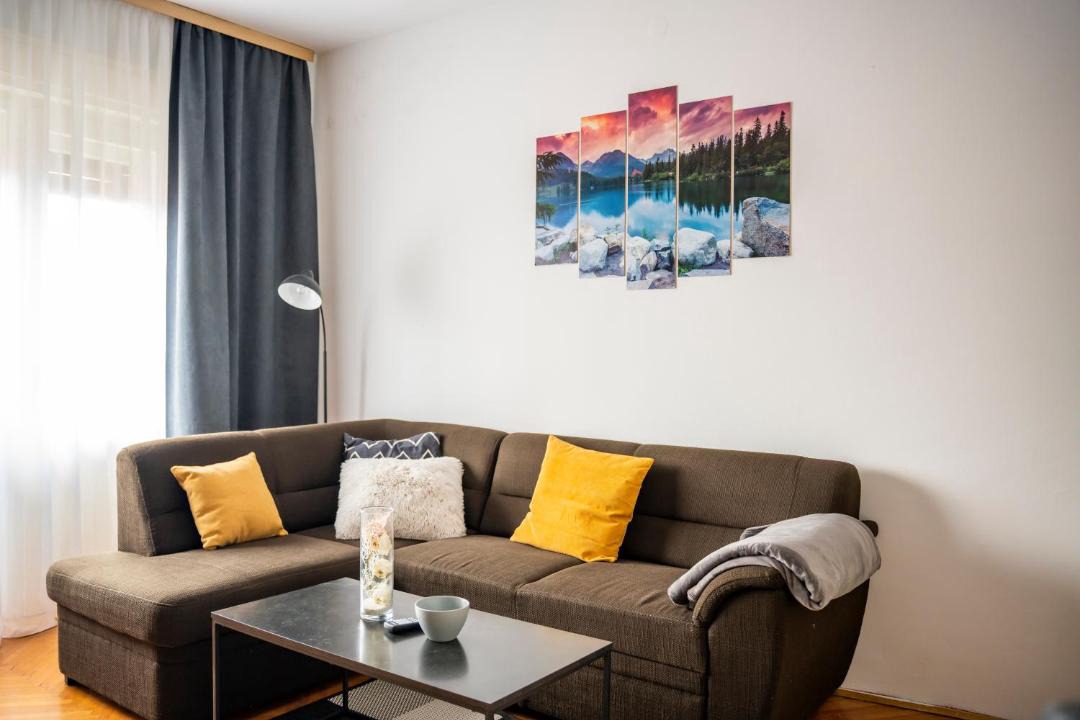 Photo of Livingroom in Cove Parja