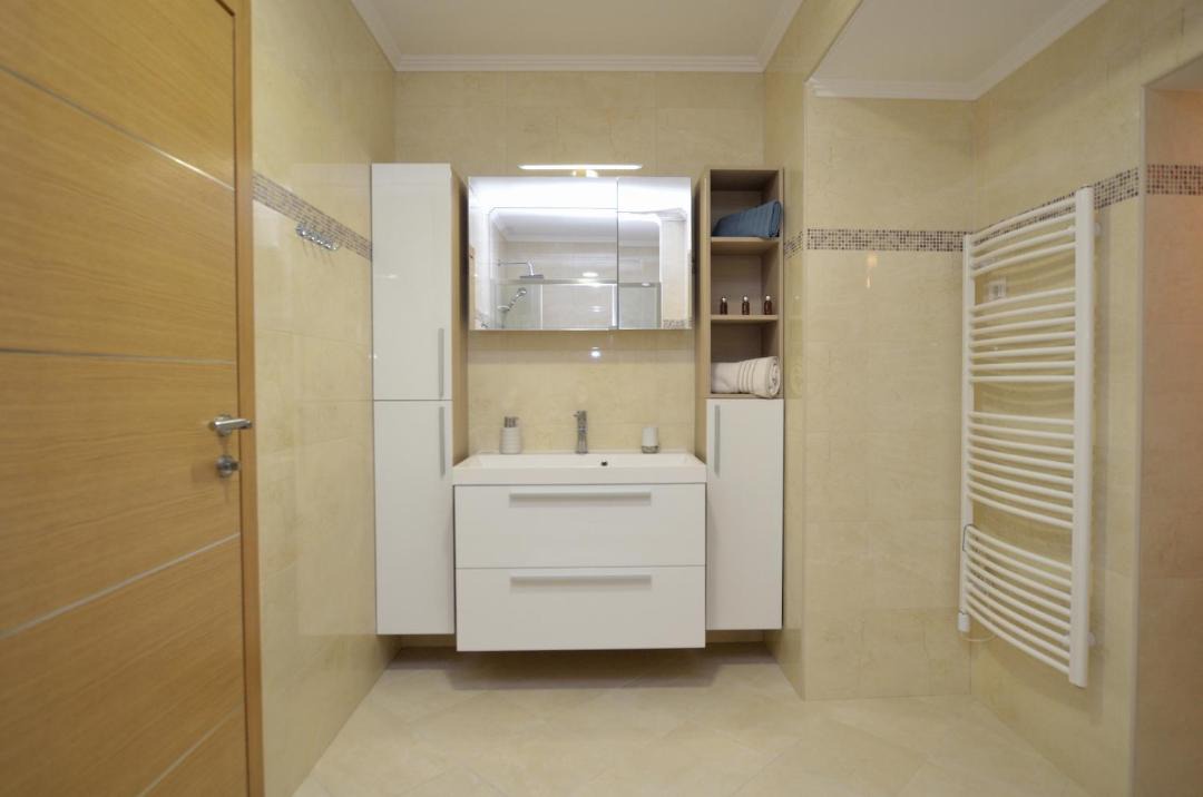 Photo of Bathroom in Cove Murtar