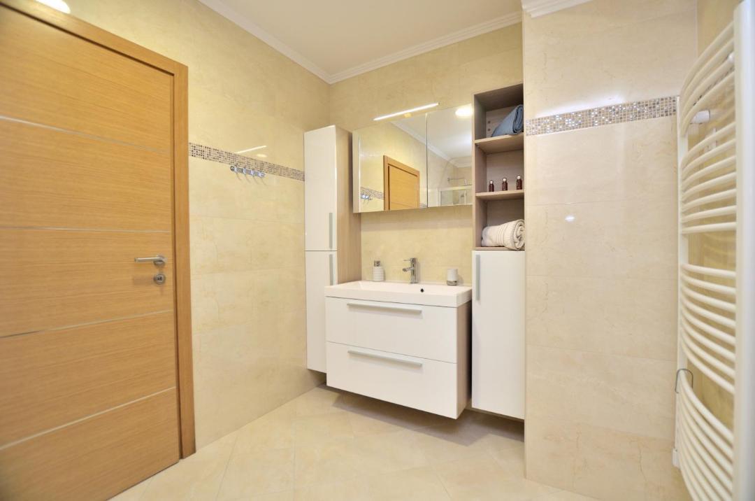 Photo of Bathroom in Cove Murtar