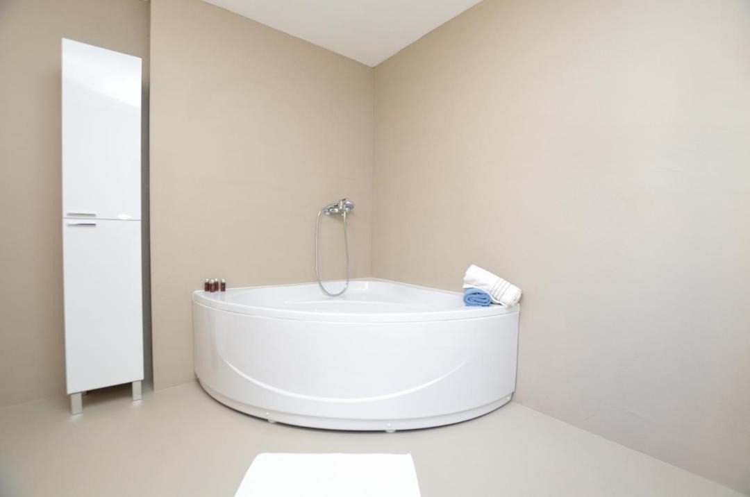 Photo of Bathroom in Cove Murtar