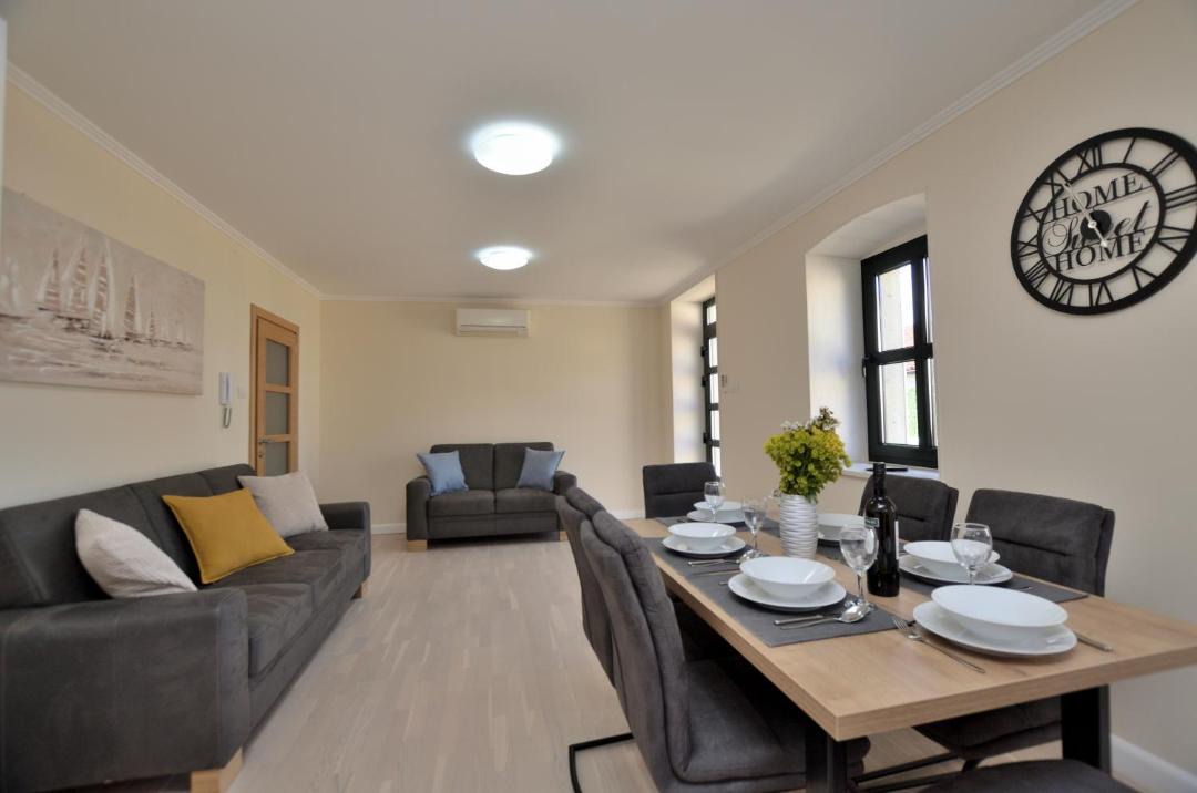 Photo of Livingroom in Cove Murtar