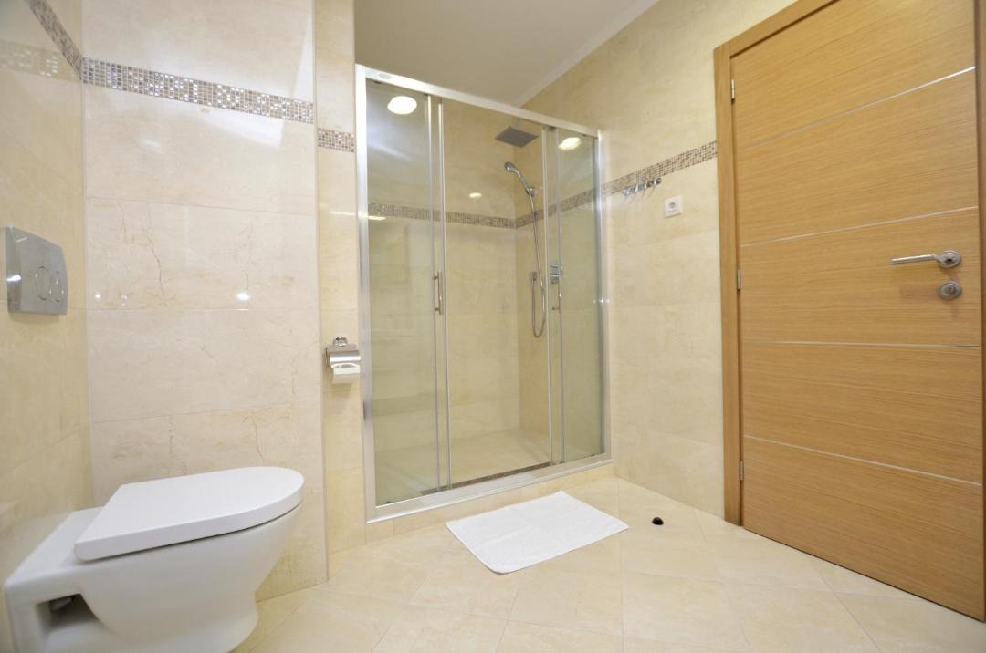 Photo of Bathroom in Cove Murtar