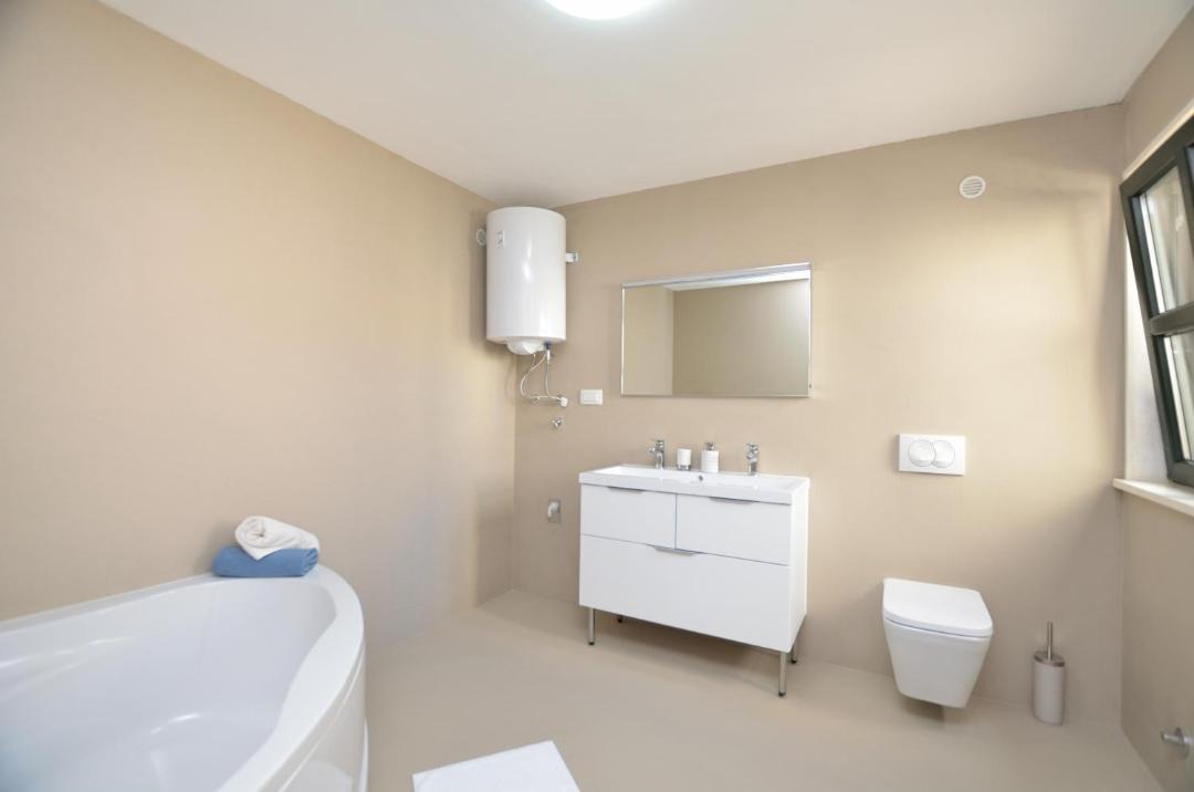 Photo of Bathroom in Cove Murtar