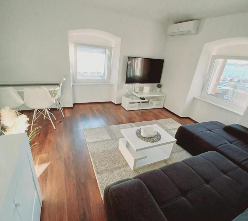 Photo of Livingroom in Cove Murtar
