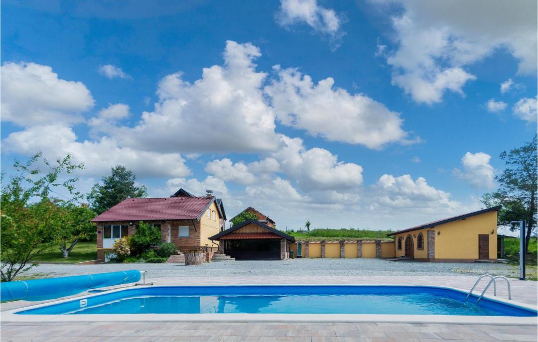 Photo of Outdoor in Garcin