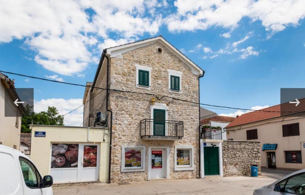 Photo of Buildings in Posedarje