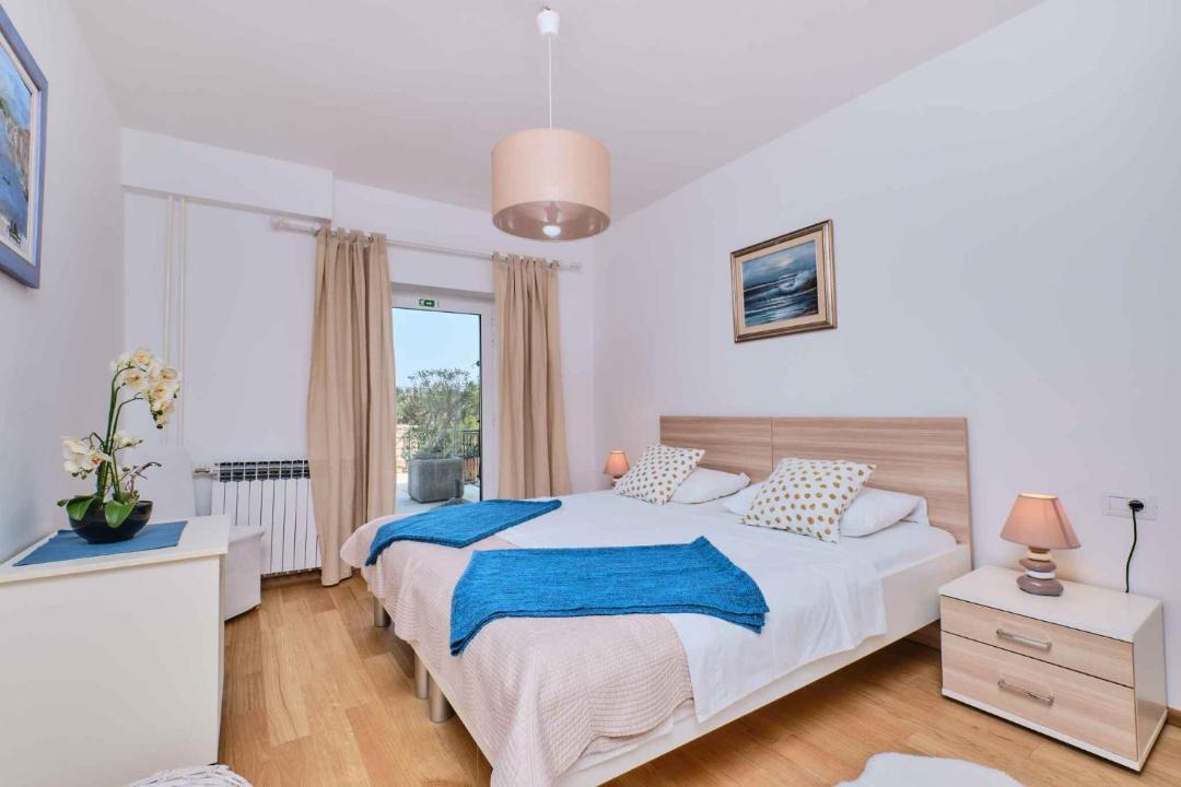 Photo of Bedroom in Cove Murtar