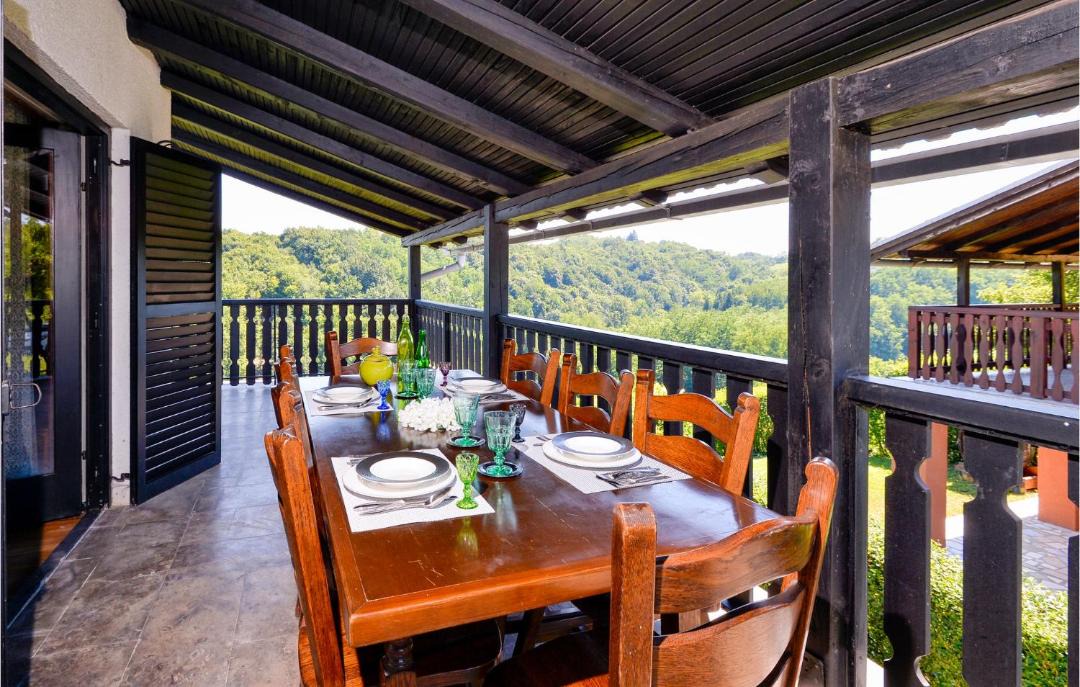 Photo of Patio Balcony in Vinica