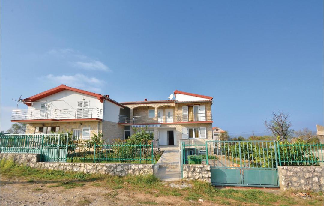 Photo of Buildings in Podgradina