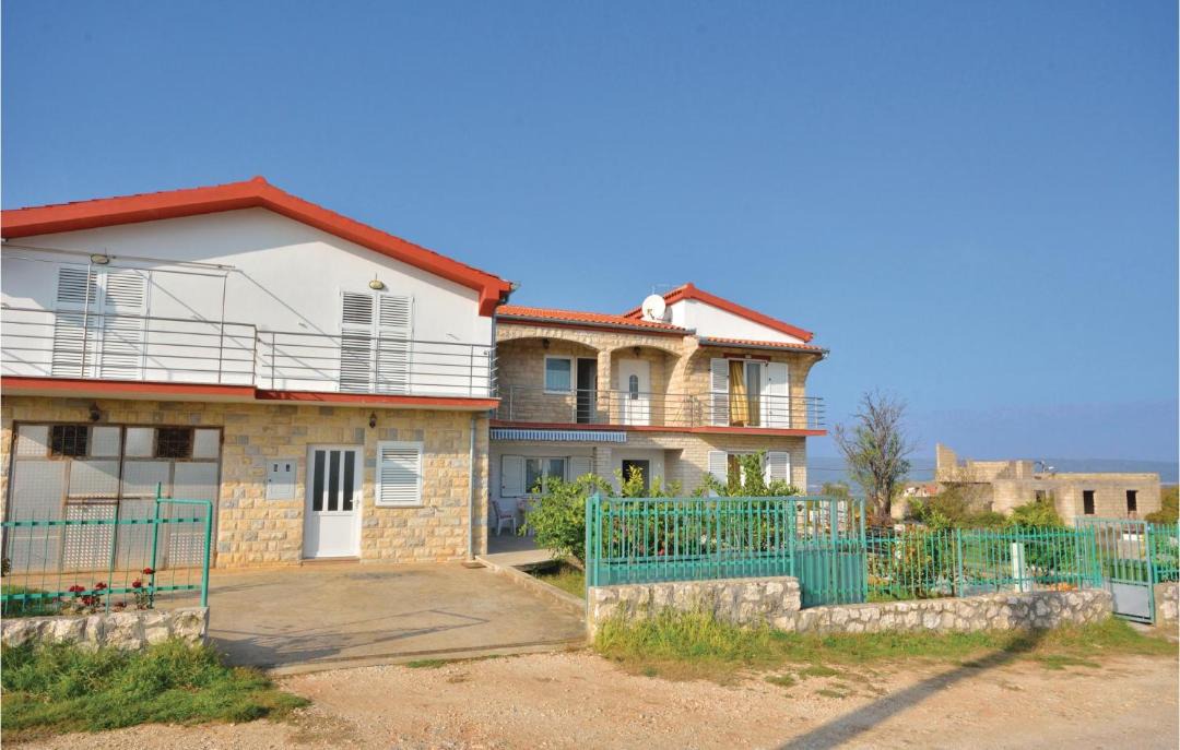 Photo of Buildings in Podgradina