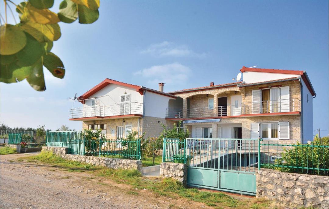 Photo of Buildings in Podgradina