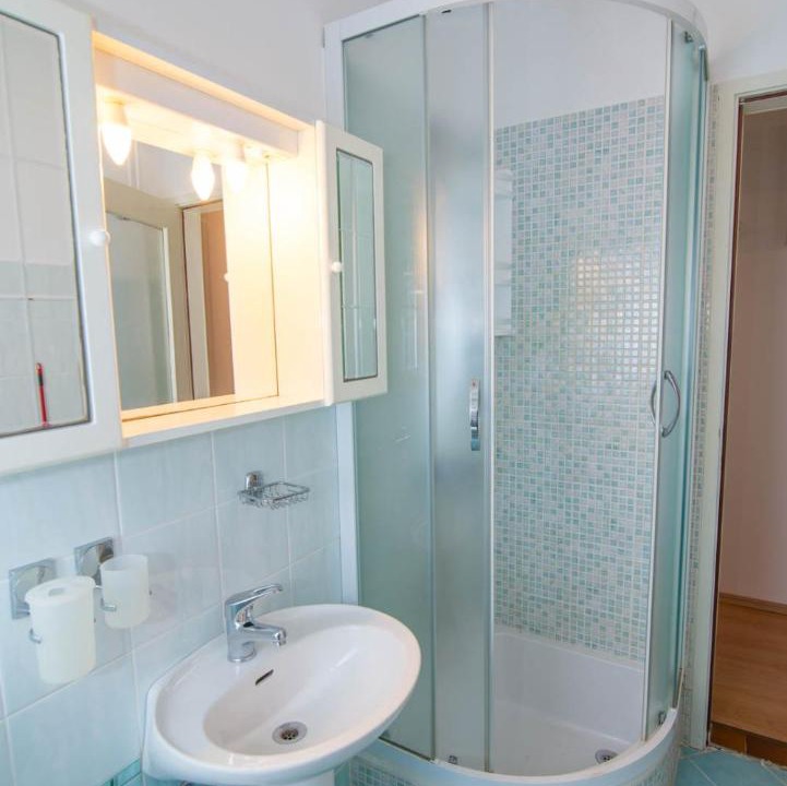 Photo of Bathroom in Cove Murtar