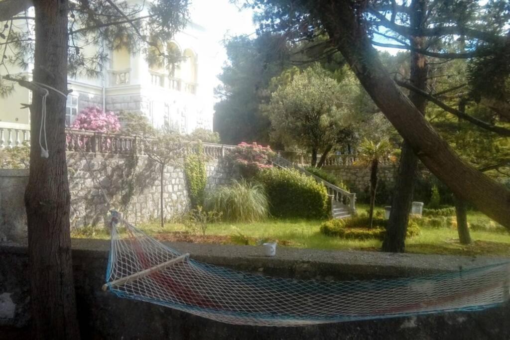 Photo of Others in Cres