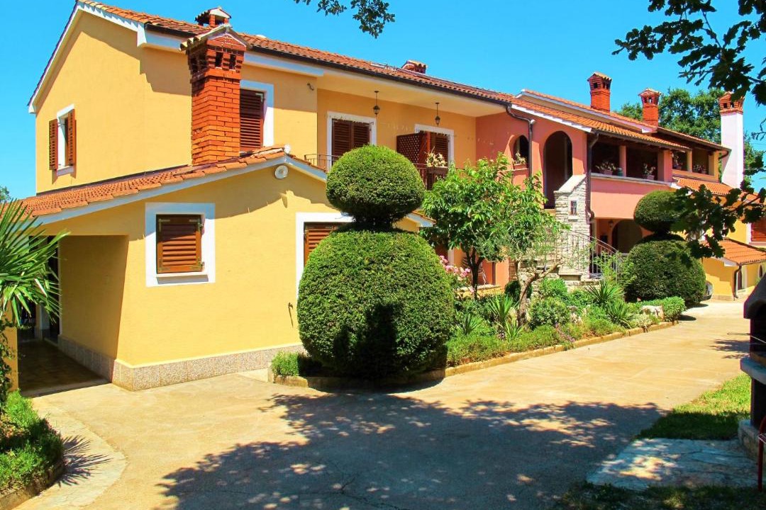 Photo of Buildings in Laginji