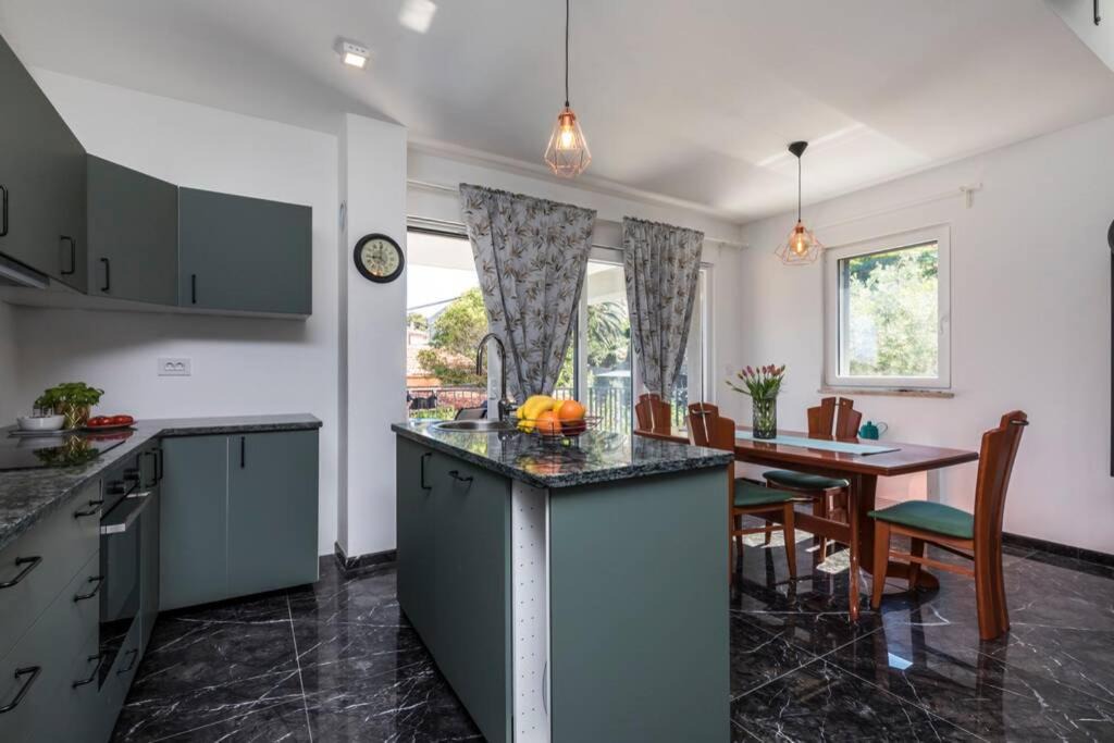 Photo of Kitchen in Cove Murtar