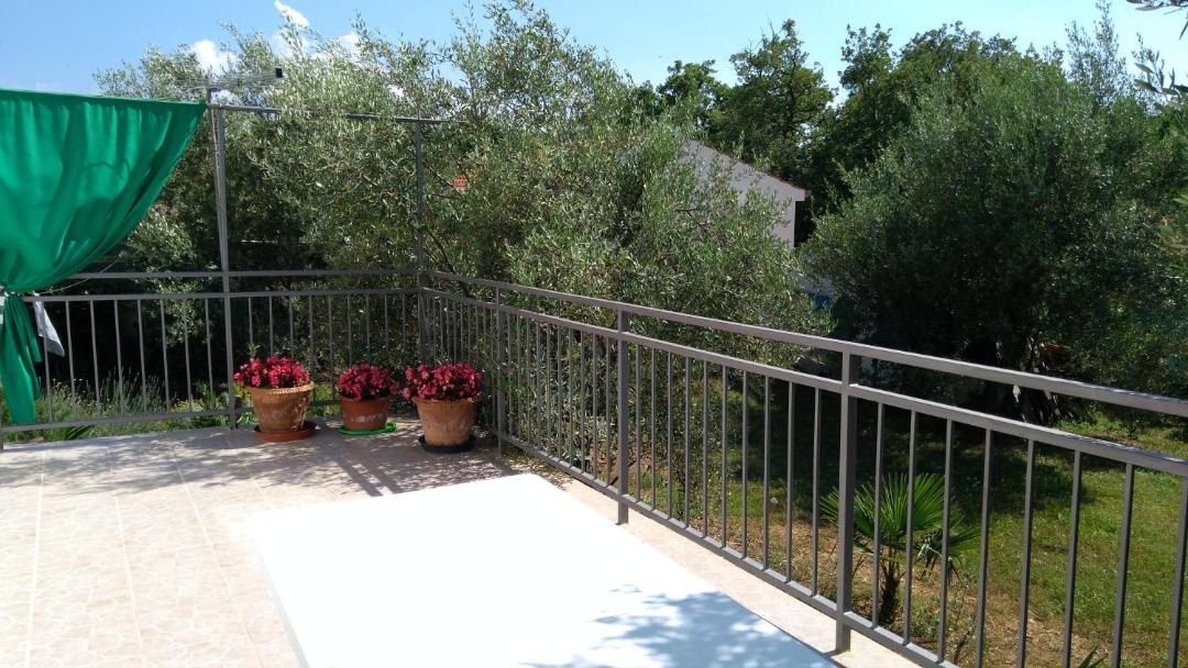 Photo of Patio Balcony in Brzac
