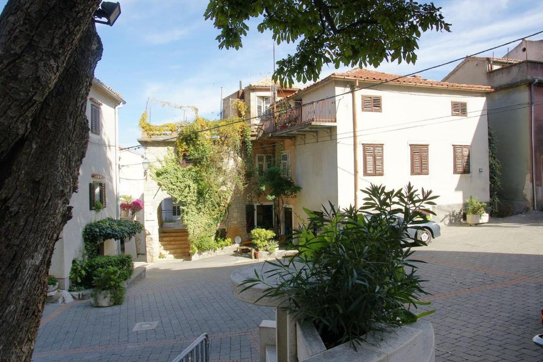 Photo of Buildings in Dobrinj